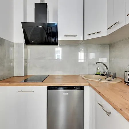 Blue Mandarin Iii Haffnera Apartment