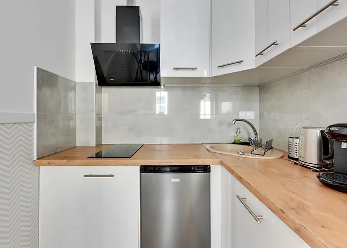 Blue Mandarin Iii Haffnera Apartment