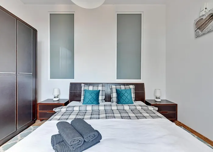 Blue Mandarin Iii Haffnera Apartment